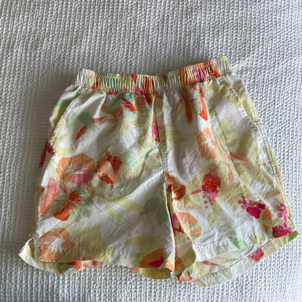 Columbia Tropical Print Athletic Shorts Size Small with Pockets and Drawstring
